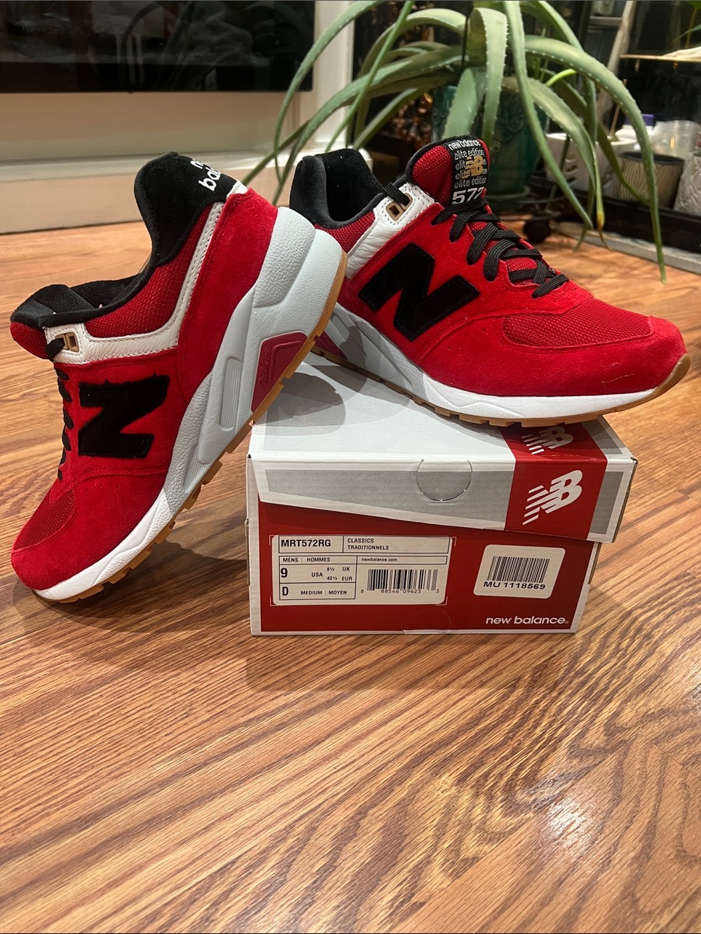 New Balance Men's US9/UK8.5 Elite Edition 572